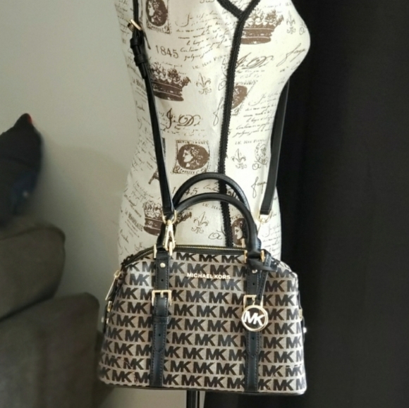 ⚠️LAST 1⚠️ Michael Kors Ginger SM Duffle Satchel - Picture 7 of 7